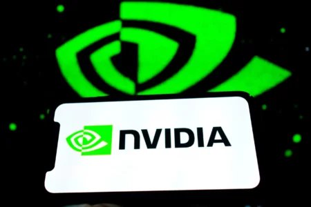 英伟达（NVDA）董事在股价接近历史高位时抛售价值3亿美元股票