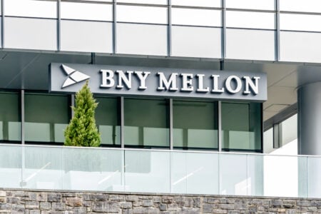 纽约梅隆银行（BNY）股价反弹：第三季度营收增长12%，盈利飙升24%