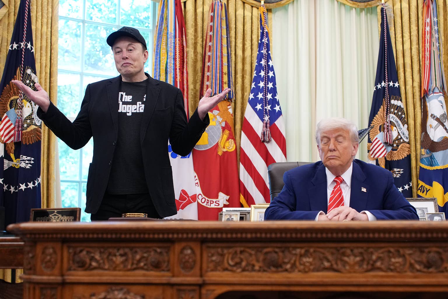 文件显示：特朗普的股票账户悄然增持Strategy和特斯拉