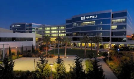 Marvell (MRVL) 获新买入评级，受益AI数据中心爆发式扩张