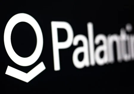 Palantir（PLTR）股票瞄准联邦航空管理局AI机遇，伴随SMART系统启动
