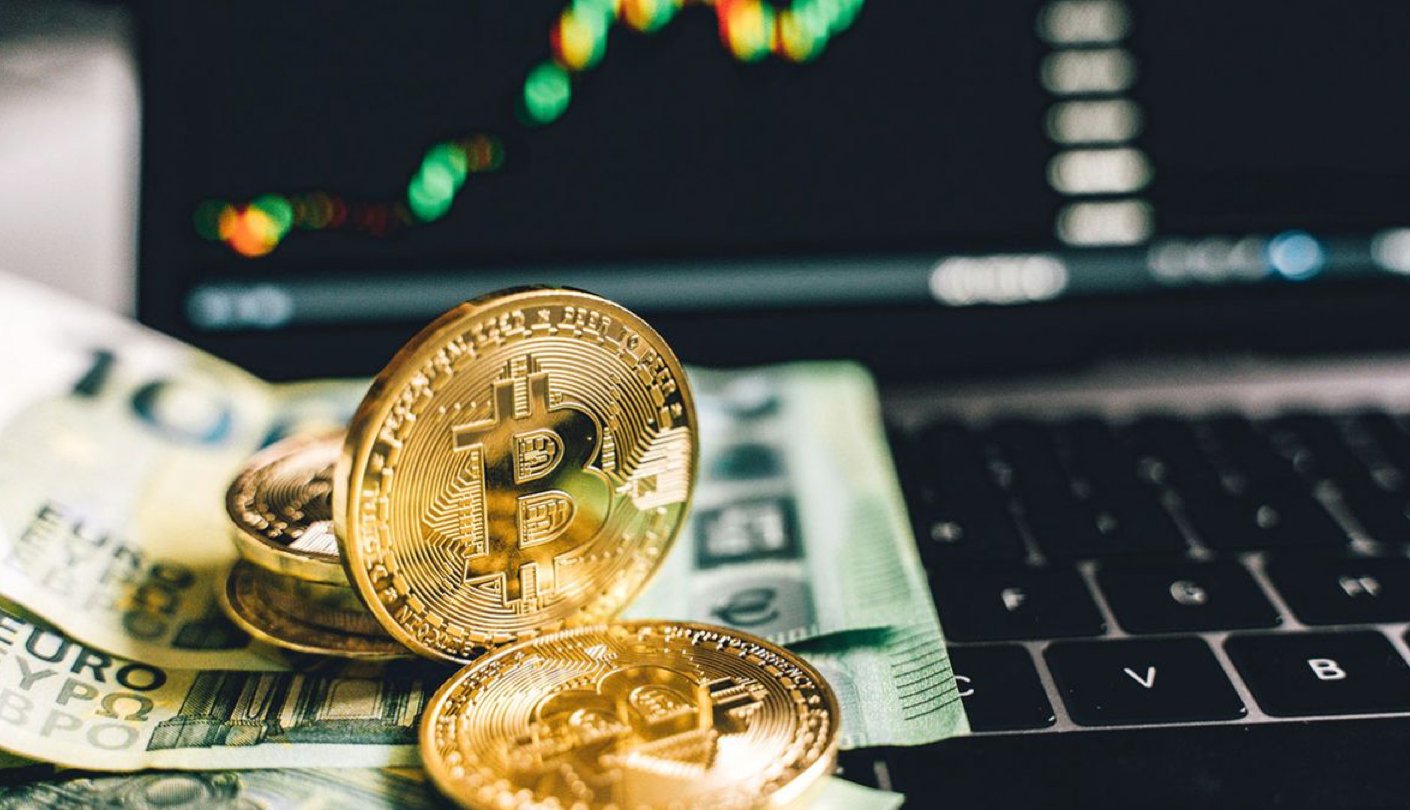 XRP价格正发出两个截然不同的信号！