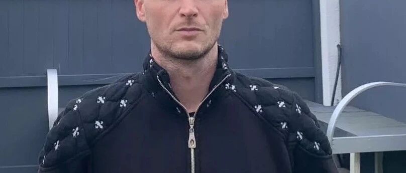 英国程序员攒了8000枚比特币，被女友当垃圾给扔了，事后发现价值51亿，恼羞成怒蹲守垃圾场11年