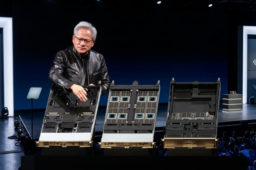 英伟达是AI供应链的中央银行——黄仁勋构建的护城河究竟有多深